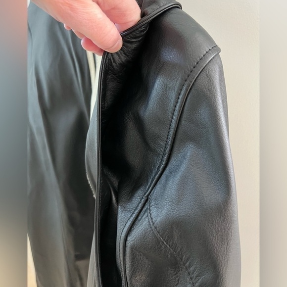 Woman’s Harley Davidson premium leather moto jacket. LIKE NEW. Size W1 - Picture 11 of 16